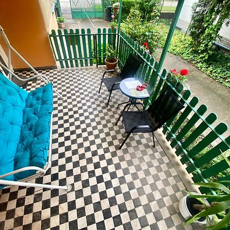 Grany'S Retro Guesthouse Near Budapest Airport Vecsés Eksteriør bilde