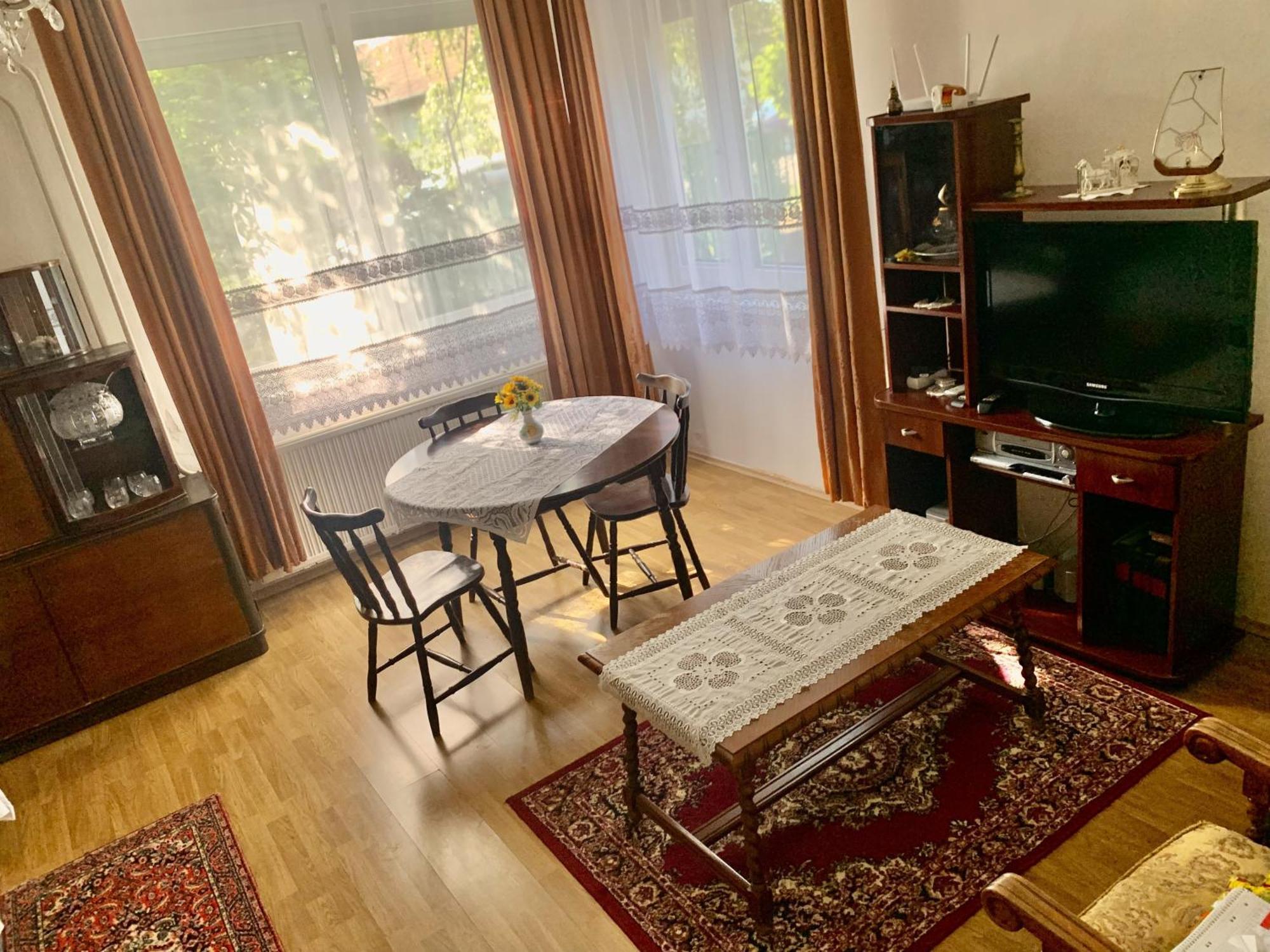 Grany'S Retro Guesthouse Near Budapest Airport Vecsés Eksteriør bilde