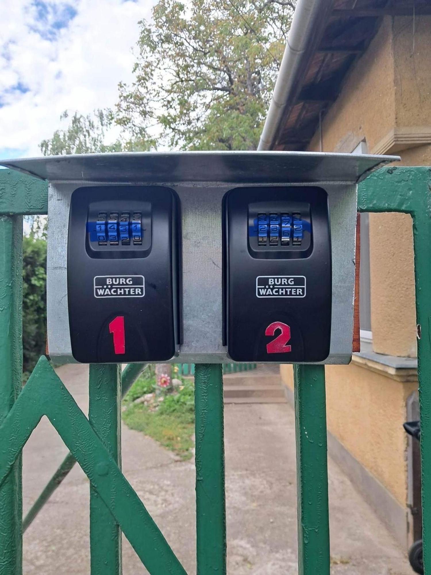 Grany'S Retro Guesthouse Near Budapest Airport Vecsés Eksteriør bilde